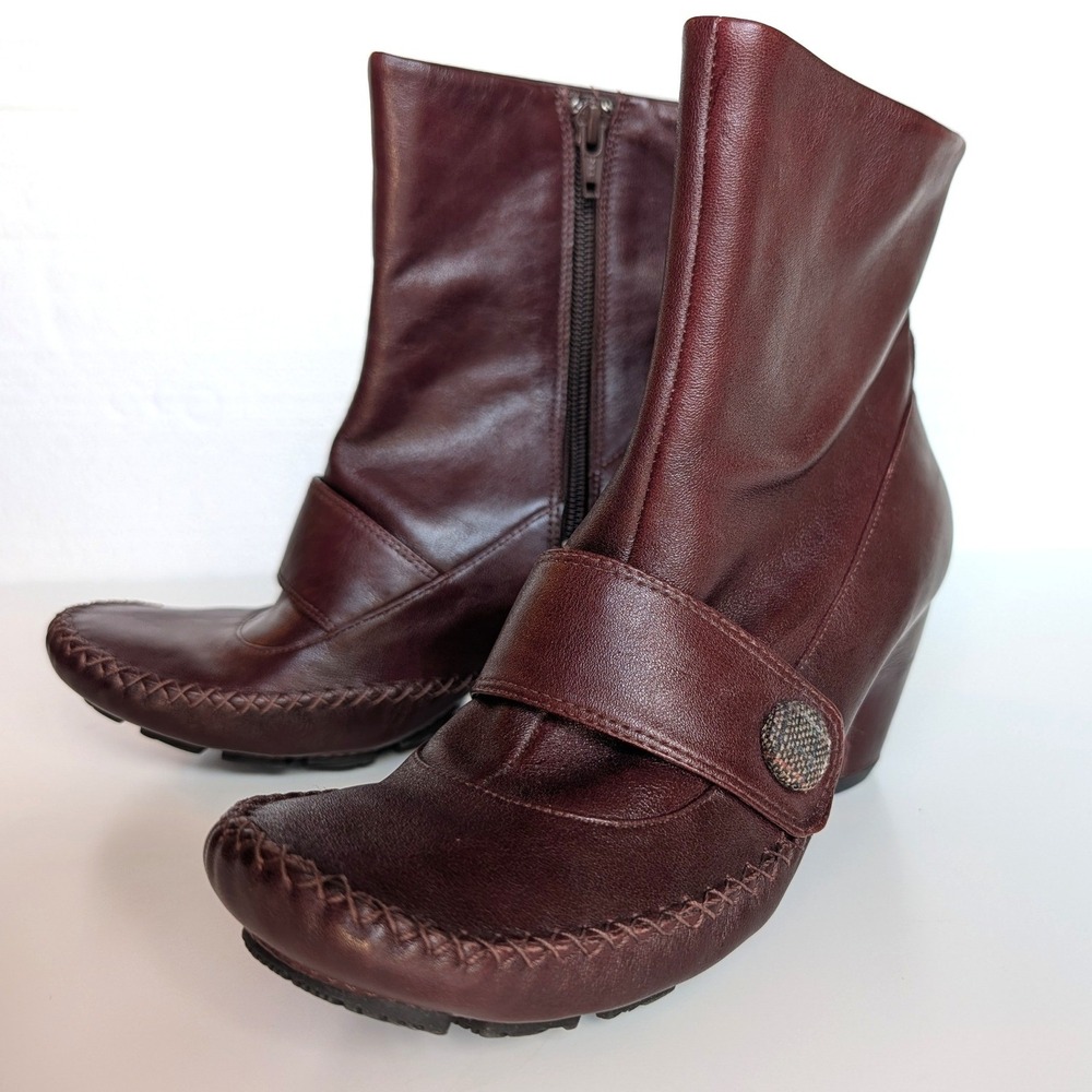 Indigo by Clarks Women Ankle Boots Burgundy Leather Whipstitch Button Heel 8.5